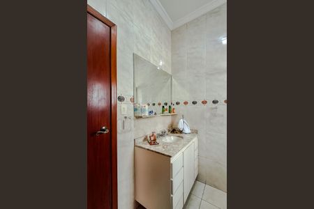 Casa à venda com 275m², 4 quartos e 4 vagasBanheiro