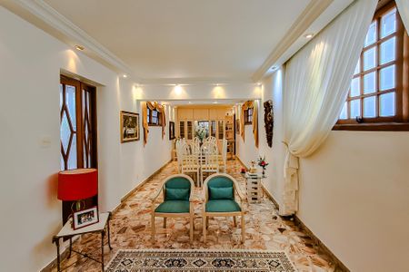 Casa à venda com 275m², 4 quartos e 4 vagasSala