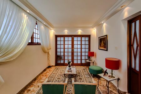 Casa à venda com 275m², 4 quartos e 4 vagasSala