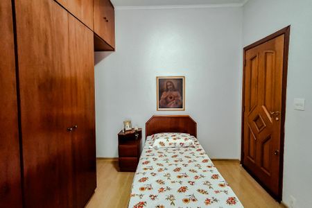 Casa à venda com 275m², 4 quartos e 4 vagasQuarto (Casa 2)