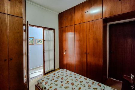 Casa à venda com 275m², 4 quartos e 4 vagasQuarto (Casa 2)