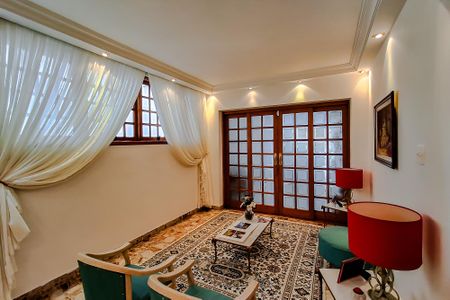 Casa à venda com 275m², 4 quartos e 4 vagasSala