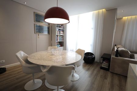 Apartamento à venda com 73m², 2 quartos e 1 vagaSala de Jantar