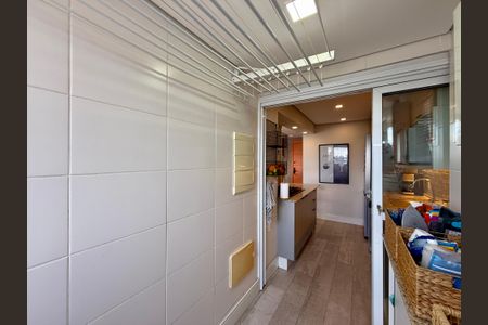 Apartamento à venda com 65m², 2 quartos e 1 vagaÁrea de Serviço