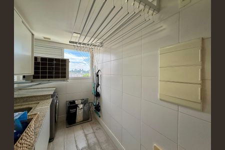 Apartamento à venda com 65m², 2 quartos e 1 vagaÁrea de Serviço