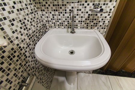 Casa à venda com 125m², 3 quartos e 2 vagasBanheiro 1