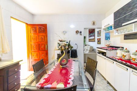 Casa à venda com 125m², 3 quartos e 2 vagasCozinha