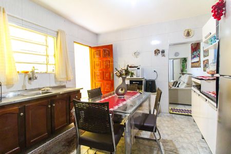 Casa à venda com 125m², 3 quartos e 2 vagasCozinha