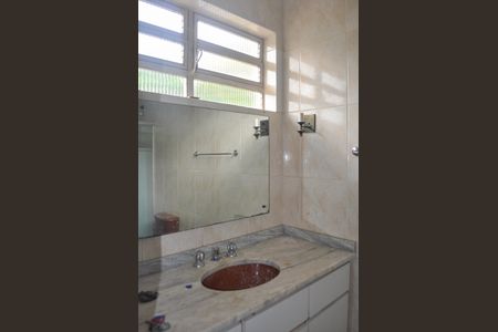 Apartamento à venda com 220m², 3 quartos e 3 vagasBanheiro suite 