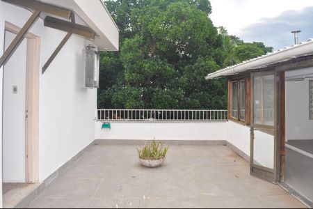 Apartamento à venda com 220m², 3 quartos e 3 vagasQuintal 