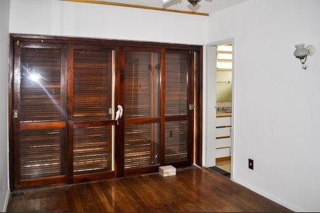 Apartamento à venda com 220m², 3 quartos e 3 vagasSuite 