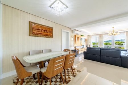 Foto 14 de apartamento à venda com 3 quartos, 135m² em Petrópolis, Porto Alegre