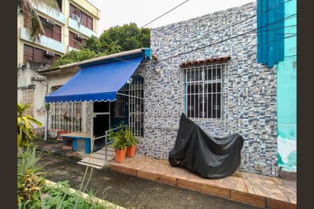 Casa à venda com 90m², 2 quartos e sem vaga Casa à venda com 90m², 2 quartos e sem vagaFachada