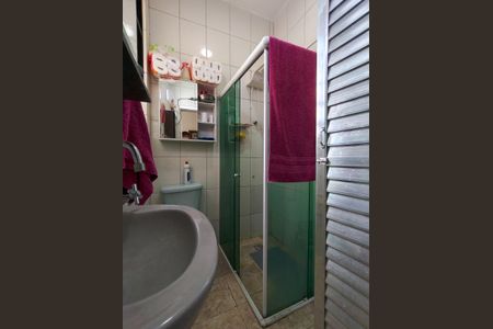 Casa à venda com 90m², 2 quartos e sem vaga Casa à venda com 90m², 2 quartos e sem vagaBanheiro Corredor