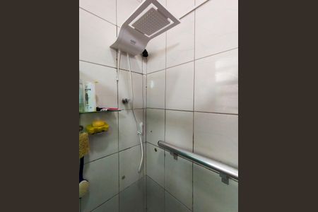 Casa à venda com 90m², 2 quartos e sem vaga Casa à venda com 90m², 2 quartos e sem vagaBanheiro Corredor