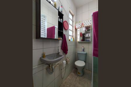 Casa à venda com 90m², 2 quartos e sem vaga Casa à venda com 90m², 2 quartos e sem vagaBanheiro Corredor