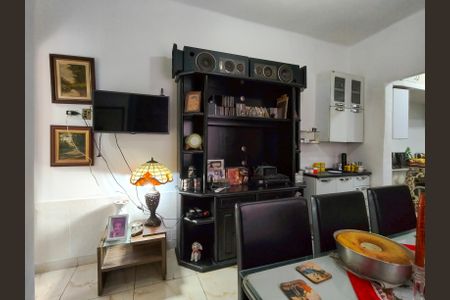 Casa à venda com 90m², 2 quartos e sem vaga Casa à venda com 90m², 2 quartos e sem vagaSala