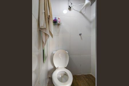 Casa à venda com 90m², 2 quartos e sem vaga Casa à venda com 90m², 2 quartos e sem vagaBanheiro de serviço