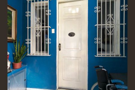 Casa à venda com 90m², 2 quartos e sem vaga Casa à venda com 90m², 2 quartos e sem vagaFachada