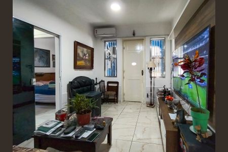 Casa à venda com 90m², 2 quartos e sem vaga Casa à venda com 90m², 2 quartos e sem vagaSala