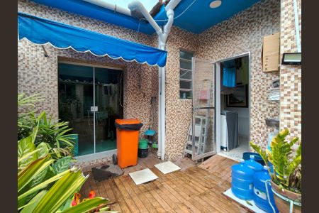 Casa à venda com 90m², 2 quartos e sem vaga Casa à venda com 90m², 2 quartos e sem vagaQuintal