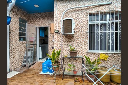 Casa à venda com 90m², 2 quartos e sem vaga Casa à venda com 90m², 2 quartos e sem vagaQuintal