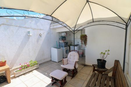 Casa à venda com 106m², 2 quartos e 1 vagaTerraço e Área de Serviço