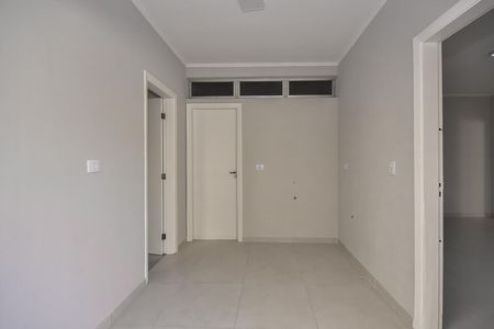 Casa para alugar com 274m², 6 quartos e 4 vagasÁrea de Serviço 