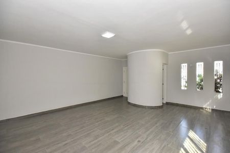 Sala de casa para alugar com 6 quartos, 274m² em Vila Sonia, São Paulo