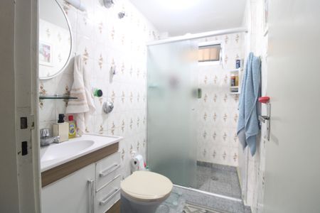 Banheiro de apartamento à venda com 2 quartos, 48m² em Vila Santana, São Paulo