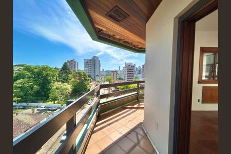 Apartamento à venda com 299m², 3 quartos e 2 vagas Apartamento à venda com 299m², 3 quartos e 2 vagasSacada