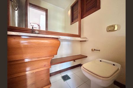 Apartamento à venda com 299m², 3 quartos e 2 vagas Apartamento à venda com 299m², 3 quartos e 2 vagasBanheiro