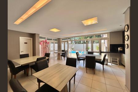 Apartamento à venda com 299m², 3 quartos e 2 vagas Apartamento à venda com 299m², 3 quartos e 2 vagasÁrea comum - Salão de festas