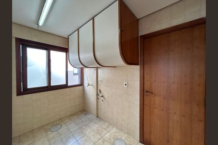 Apartamento à venda com 299m², 3 quartos e 2 vagas Apartamento à venda com 299m², 3 quartos e 2 vagasÁrea de Serviço