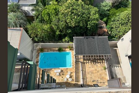 Apartamento à venda com 299m², 3 quartos e 2 vagas Apartamento à venda com 299m², 3 quartos e 2 vagasÁrea comum - Piscina