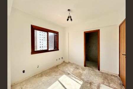 Apartamento à venda com 299m², 3 quartos e 2 vagas Apartamento à venda com 299m², 3 quartos e 2 vagasSuíte 2