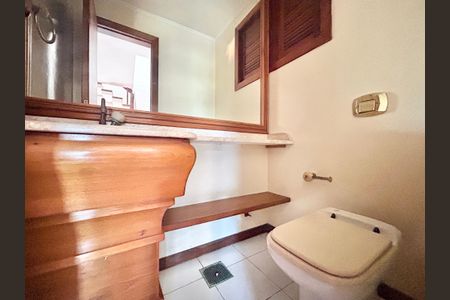 Apartamento à venda com 299m², 3 quartos e 2 vagas Apartamento à venda com 299m², 3 quartos e 2 vagasBanheiro