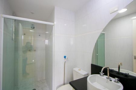 Apartamento à venda com 108m², 3 quartos e 2 vagasBanheiro do quarto 1