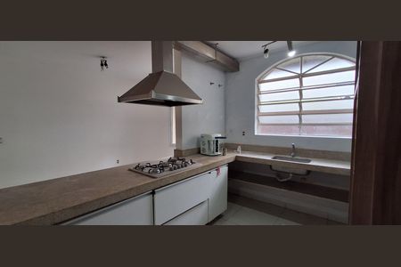 Casa à venda com 270m², 3 quartos e 4 vagas Casa à venda com 270m², 3 quartos e 4 vagasCozinha