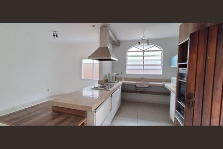 Casa à venda com 270m², 3 quartos e 4 vagas Casa à venda com 270m², 3 quartos e 4 vagasCozinha
