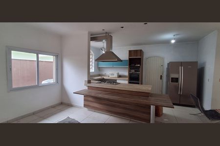 Casa à venda com 270m², 3 quartos e 4 vagas Casa à venda com 270m², 3 quartos e 4 vagasCozinha