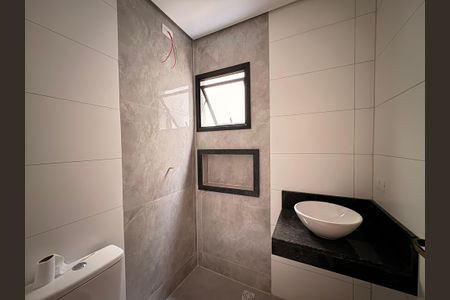 Casa à venda com 132m², 4 quartos e 2 vagasBanheiro