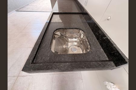 Casa à venda com 132m², 4 quartos e 2 vagasLavanderia