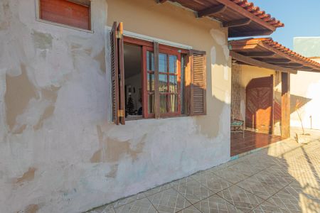 Casa à venda com 120m², 4 quartos e 2 vagasFachada