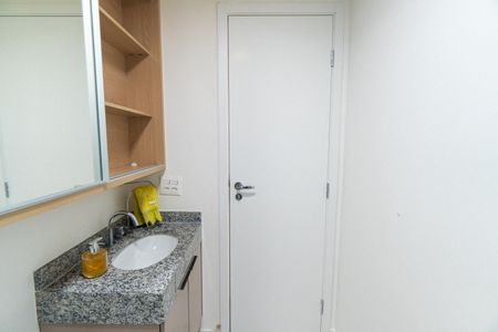 Banheiro de kitnet/studio para alugar com 1 quarto, 22m² em Vila Mariana, São Paulo