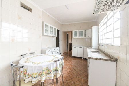Casa para alugar com 60m², 2 quartos e 1 vaga Casa para alugar com 60m², 2 quartos e 1 vagaCozinha