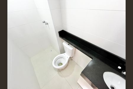 Apartamento à venda com 56m², 2 quartos e 1 vaga Apartamento à venda com 56m², 2 quartos e 1 vagaBanheiro da Suíte