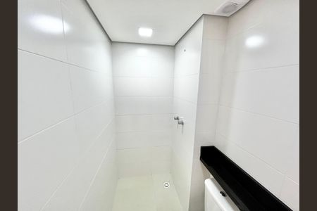 Apartamento à venda com 56m², 2 quartos e 1 vaga Apartamento à venda com 56m², 2 quartos e 1 vagaBanheiro da Suíte