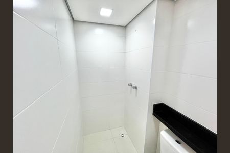 Apartamento à venda com 56m², 2 quartos e 1 vaga Apartamento à venda com 56m², 2 quartos e 1 vagaBanheiro