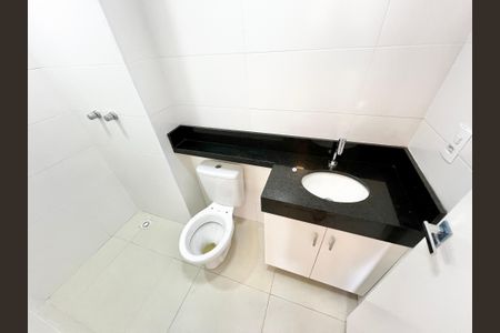 Apartamento à venda com 56m², 2 quartos e 1 vaga Apartamento à venda com 56m², 2 quartos e 1 vagaBanheiro